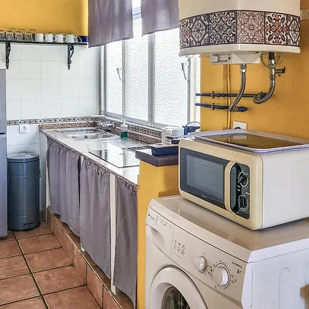 Apartment 2 Bedroom Cozy Apartment In El Campello *